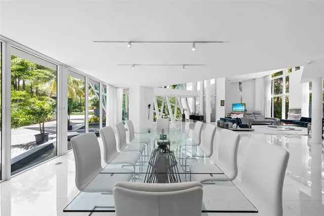 $8,500,000 | 480 Ocean Boulevard, Golden Beach, FL 33160