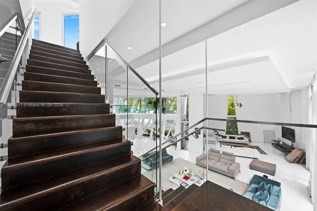 $8,500,000 | 480 Ocean Boulevard, Golden Beach, FL 33160