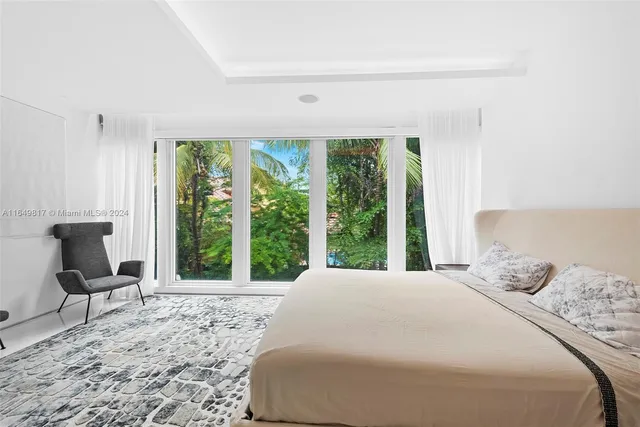 $8,500,000 | 480 Ocean Boulevard, Golden Beach, FL 33160