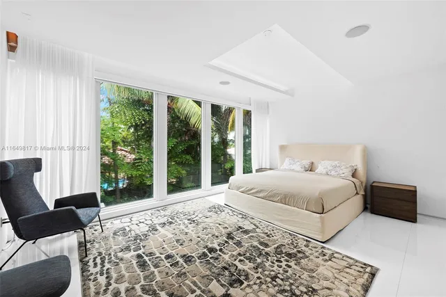 $8,500,000 | 480 Ocean Boulevard, Golden Beach, FL 33160