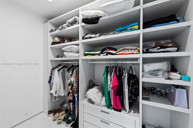 $8,500,000 | 480 Ocean Boulevard, Golden Beach, FL 33160