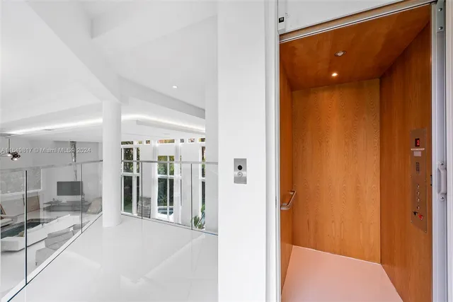 $8,500,000 | 480 Ocean Boulevard, Golden Beach, FL 33160