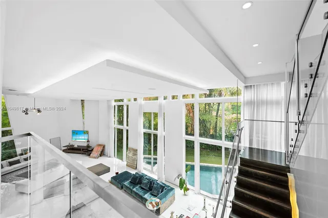 $8,500,000 | 480 Ocean Boulevard, Golden Beach, FL 33160