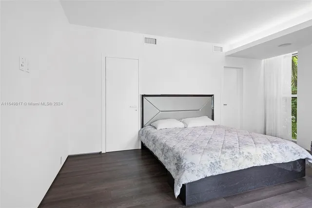 $8,500,000 | 480 Ocean Boulevard, Golden Beach, FL 33160