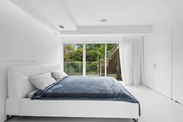 $8,500,000 | 480 Ocean Boulevard, Golden Beach, FL 33160