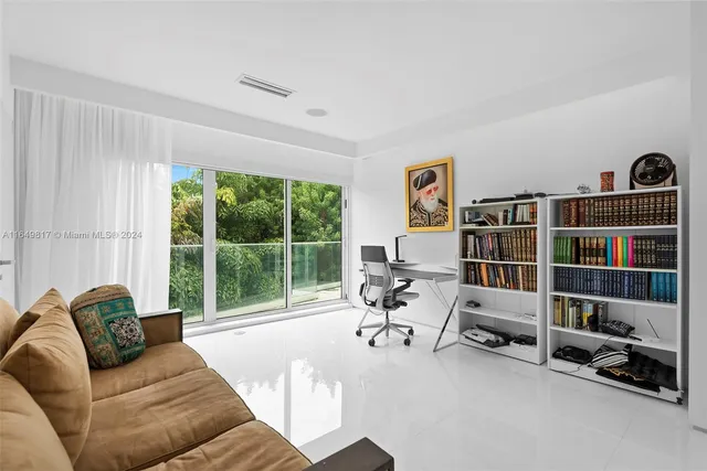 $8,500,000 | 480 Ocean Boulevard, Golden Beach, FL 33160