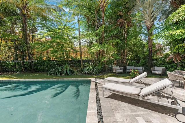 $8,500,000 | 480 Ocean Boulevard, Golden Beach, FL 33160