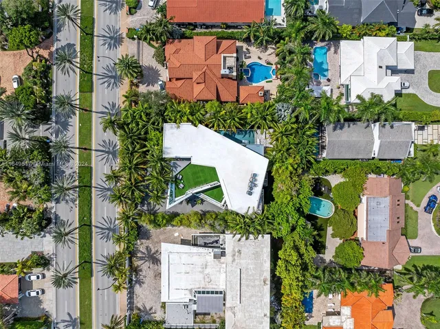 $8,500,000 | 480 Ocean Boulevard, Golden Beach, FL 33160