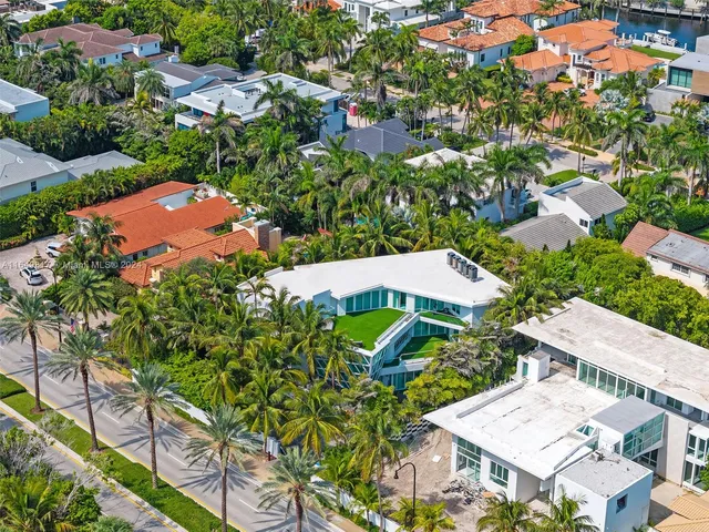 $8,500,000 | 480 Ocean Boulevard, Golden Beach, FL 33160