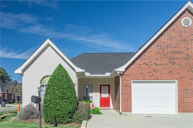 $235,000 | 201 B Libra Avenue, Unit B, Mandeville, LA 70471