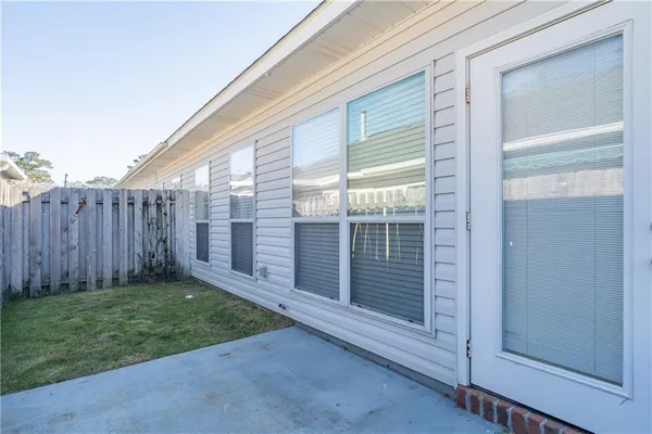 $235,000 | 201 B Libra Avenue, Unit B, Mandeville, LA 70471