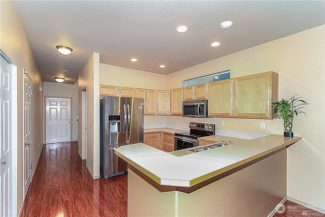 2422 Stafford Way Bothell, WA 98012 - Photo 3 of 18