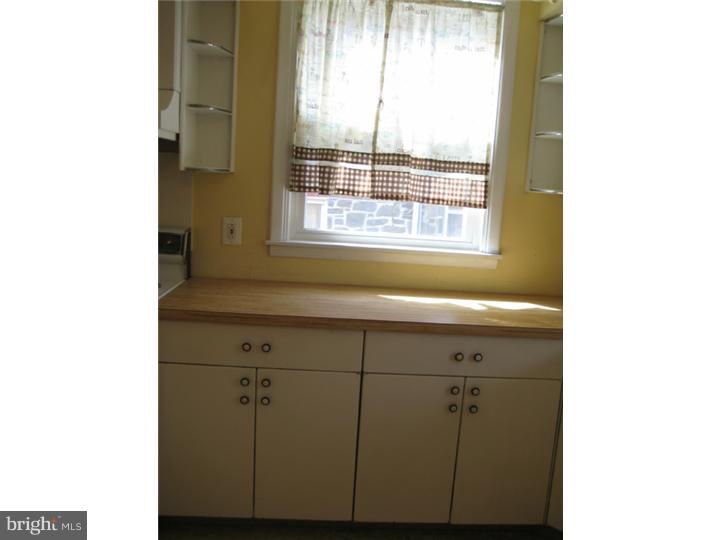 424 East Eagle Road Havertown, PA 19083 - Photo 8 of 17 Kitchen