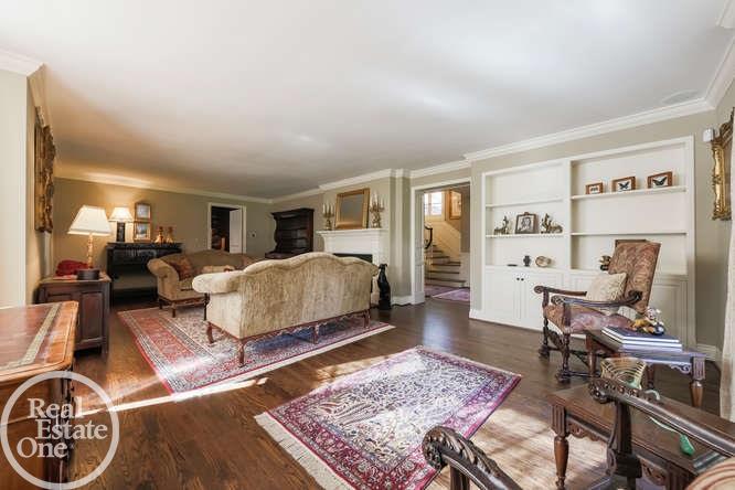 15 Provencal Road Grosse Pointe, MI 48236 - Photo 10 of 50 31333812-10.JPG