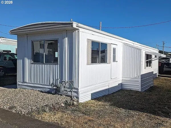 $34,900 | 2071 Northeast Stephens Street, Unit D5, Roseburg, OR 97470