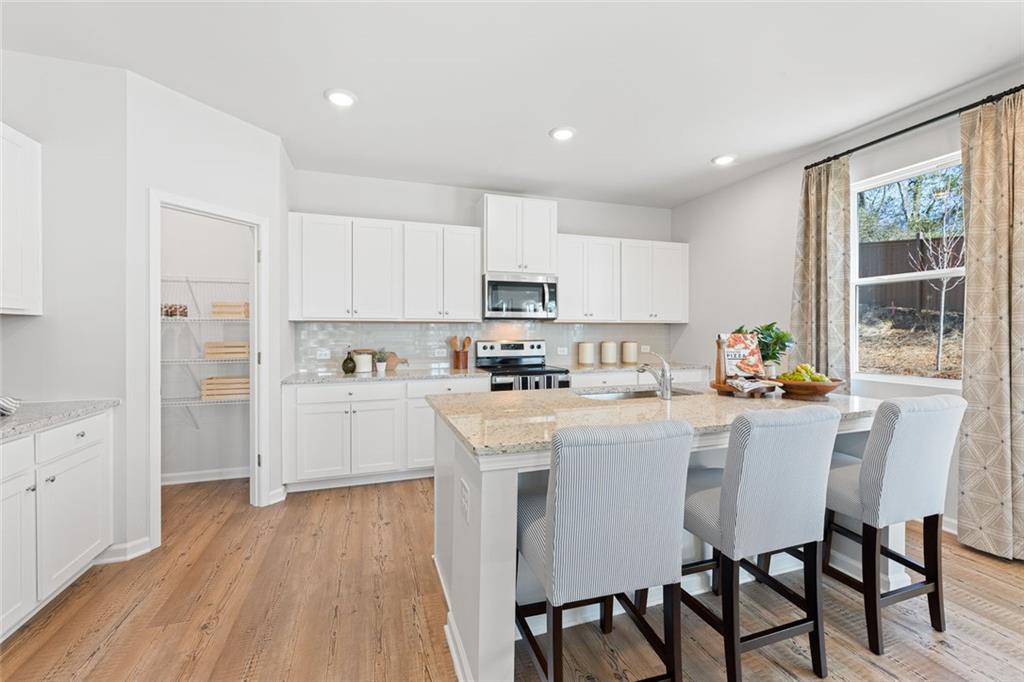 975 Kingsley Way Lithonia, GA 30058 - Photo 5 of 33