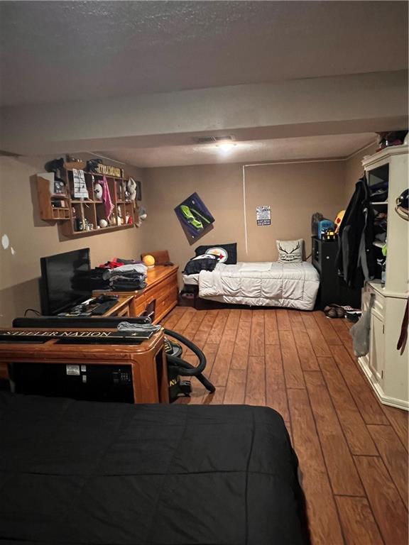 434 Highway 356 Apollo, PA 15613 - Photo 16 of 18 a bed room with a bed and furniture