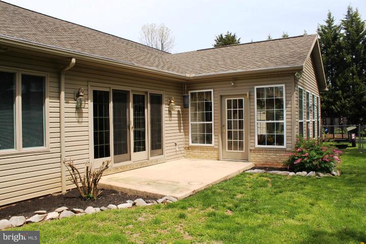 15467 Falling Waters Road Williamsport, MD 21795 - Photo 23 of 30 Exterior (Rear)