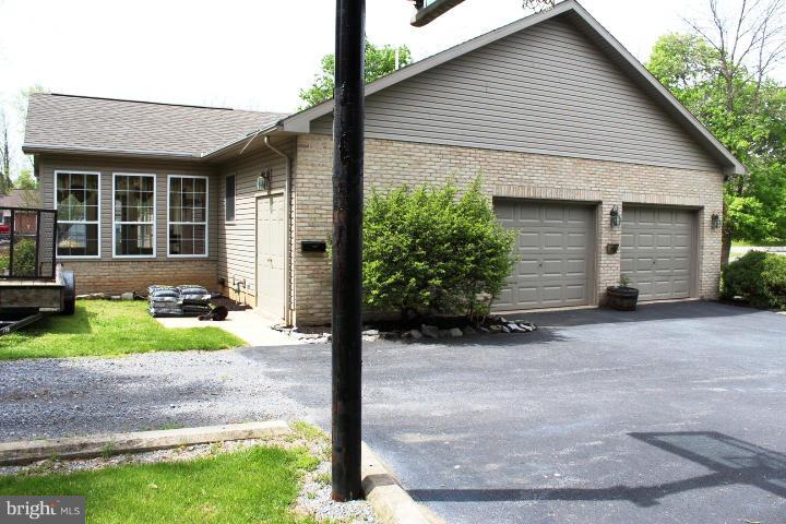 15467 Falling Waters Road Williamsport, MD 21795 - Photo 26 of 30 Exterior (Rear)