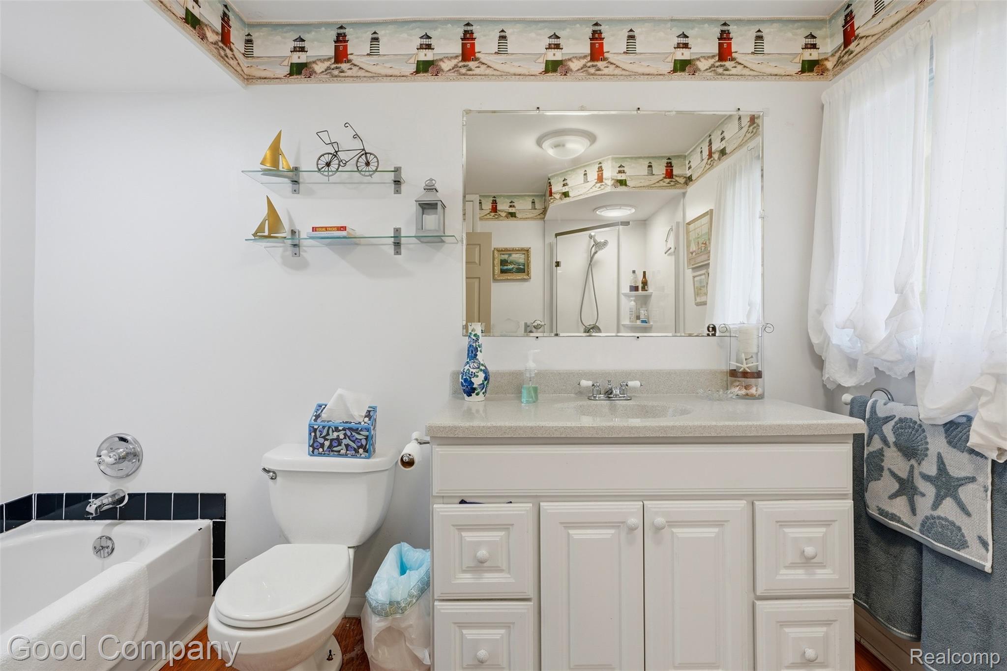 3615 Hazelton Avenue Rochester, MI 48307 - Photo 18 of 56 Bathroom