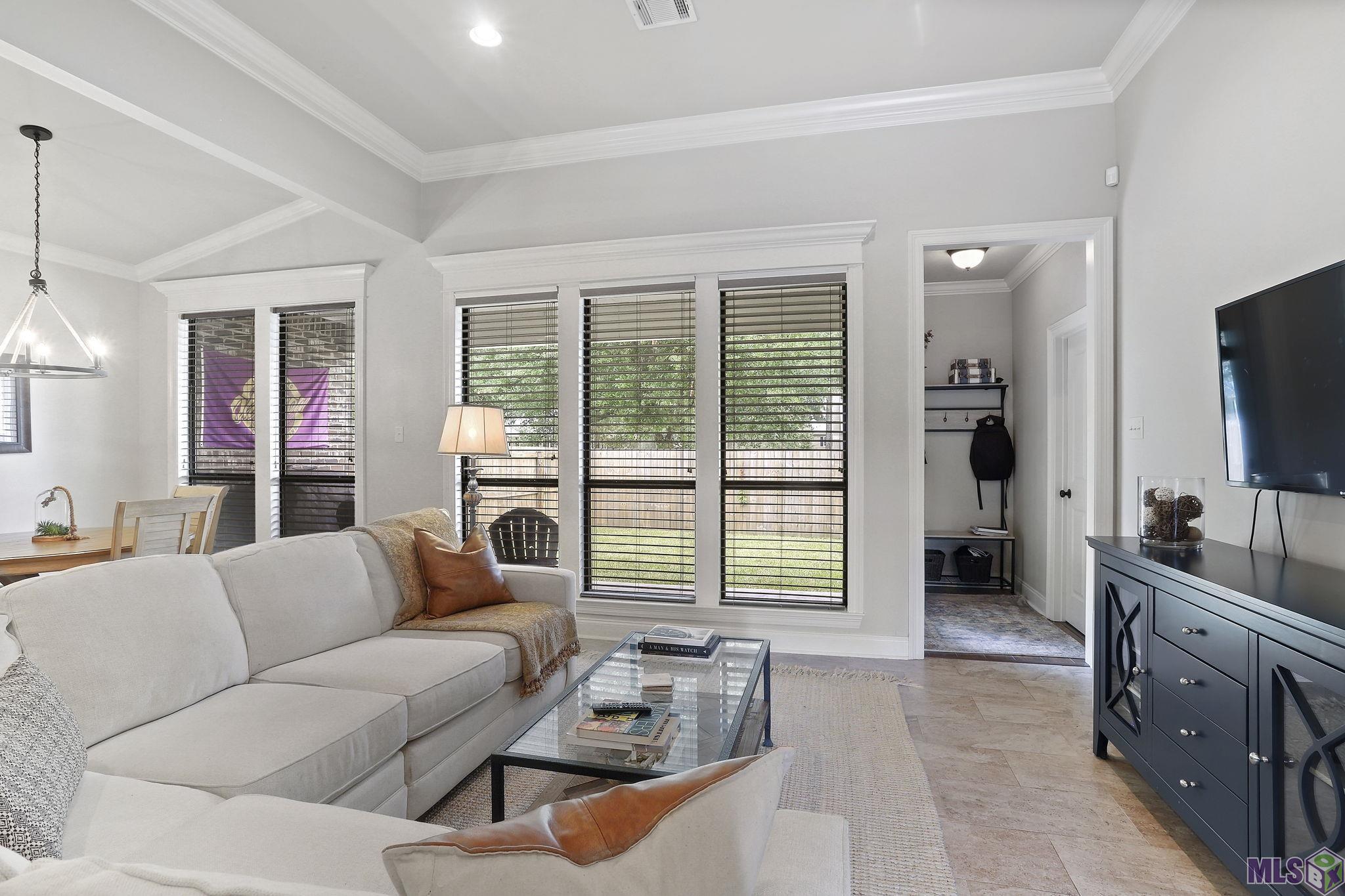 419 Portula Avenue Baton Rouge, LA 70820 - Photo 3 of 16 Gallery Image 3