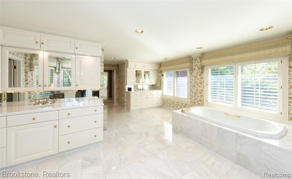 1494 Highpoint Drive Rochester, MI 48306 - Photo 51 of 75