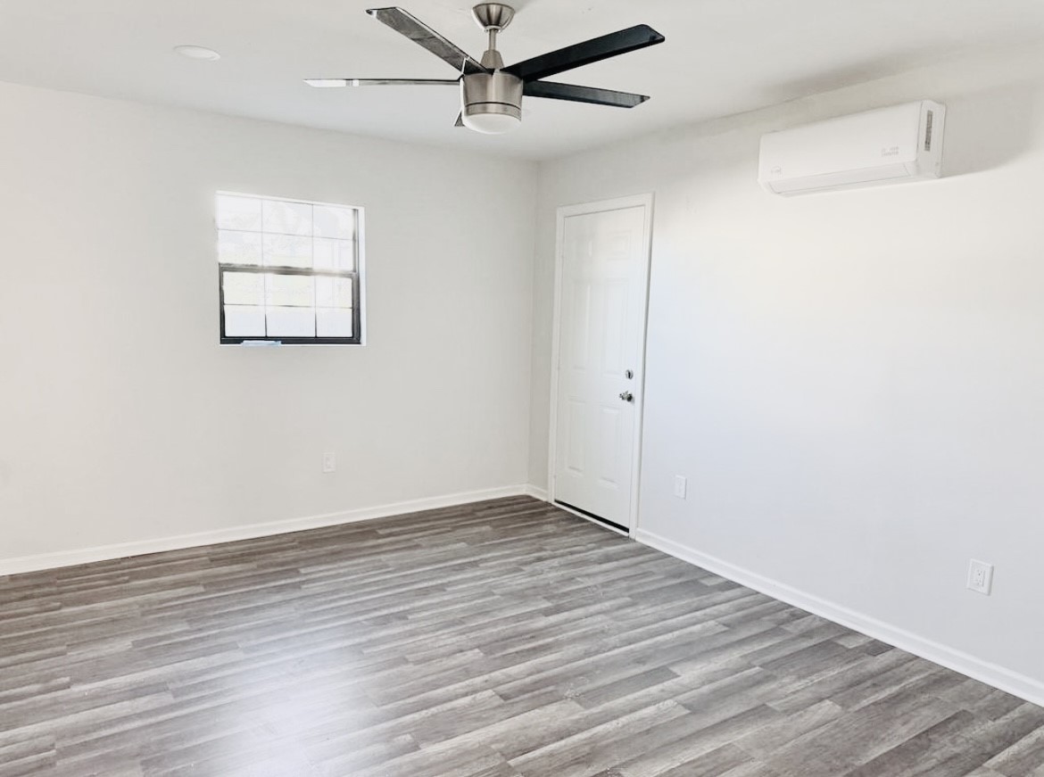 3512 Castor Street Houston, TX 77022 - Photo 8 of 12