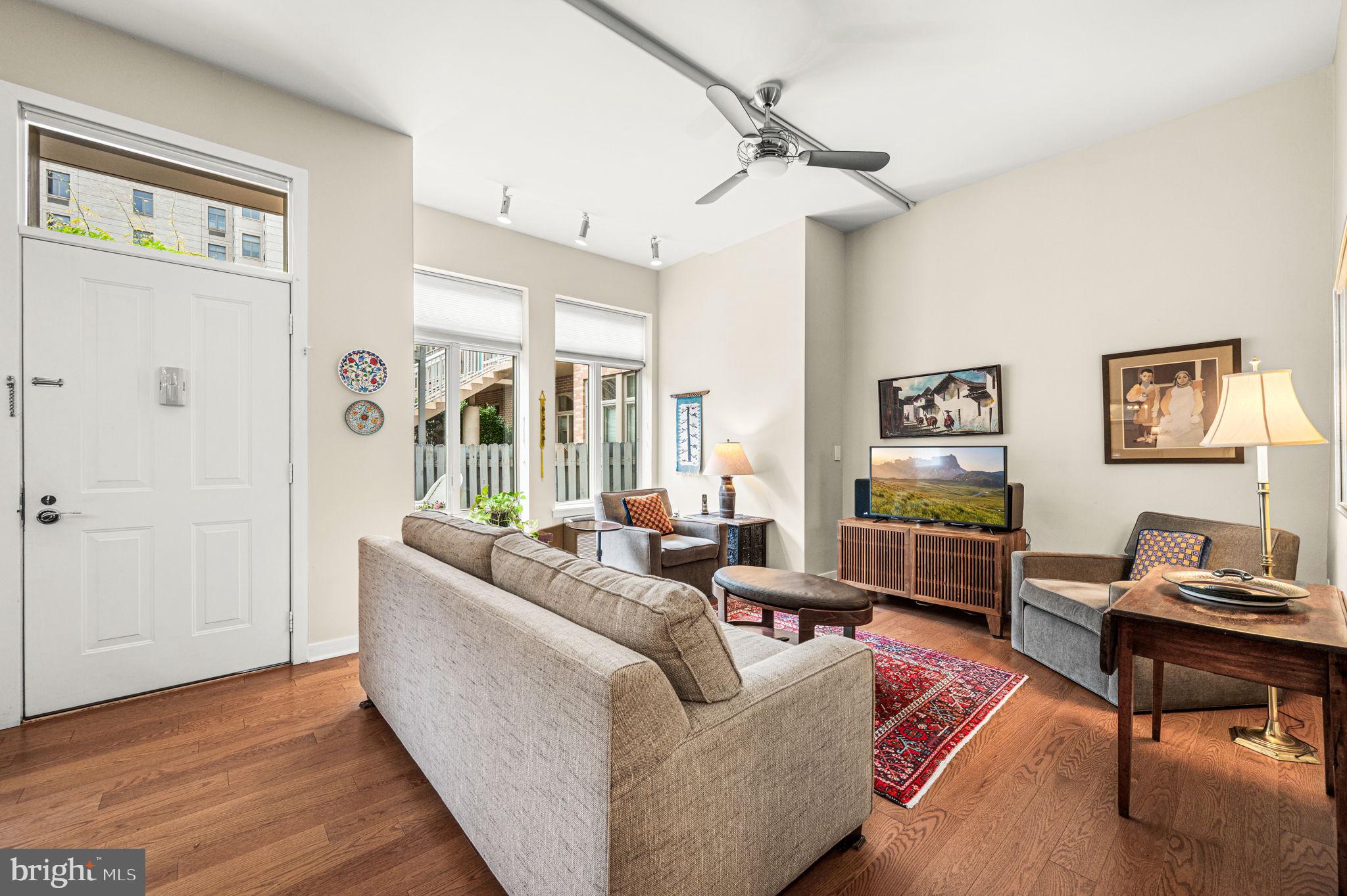1900 Hamilton Street, Unit C7 Philadelphia, PA 19130 - Photo 7 of 33 Living room