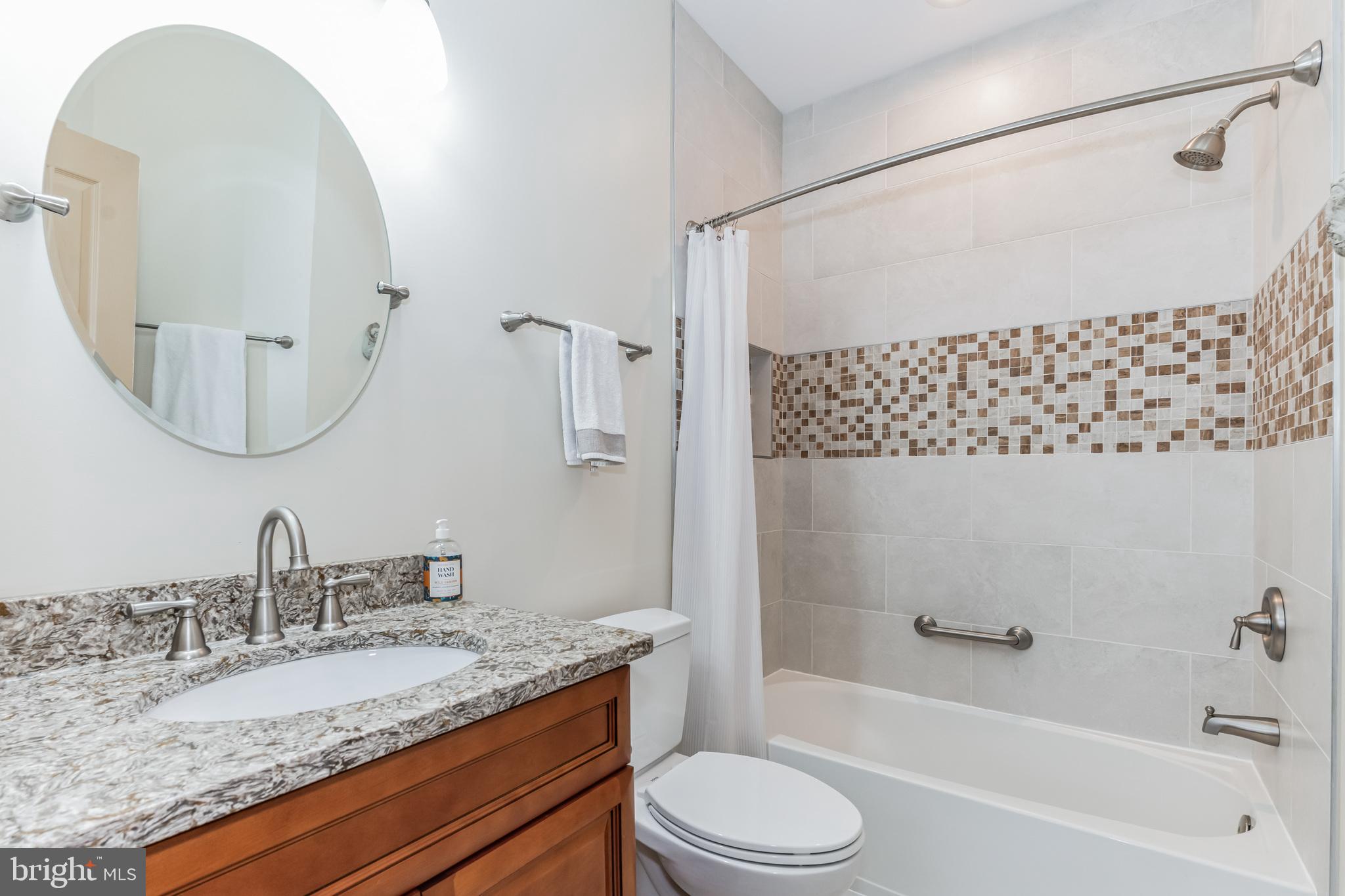 20892 Waterbeach Place Sterling, VA 20165 - Photo 18 of 40 second bathroom on the main level