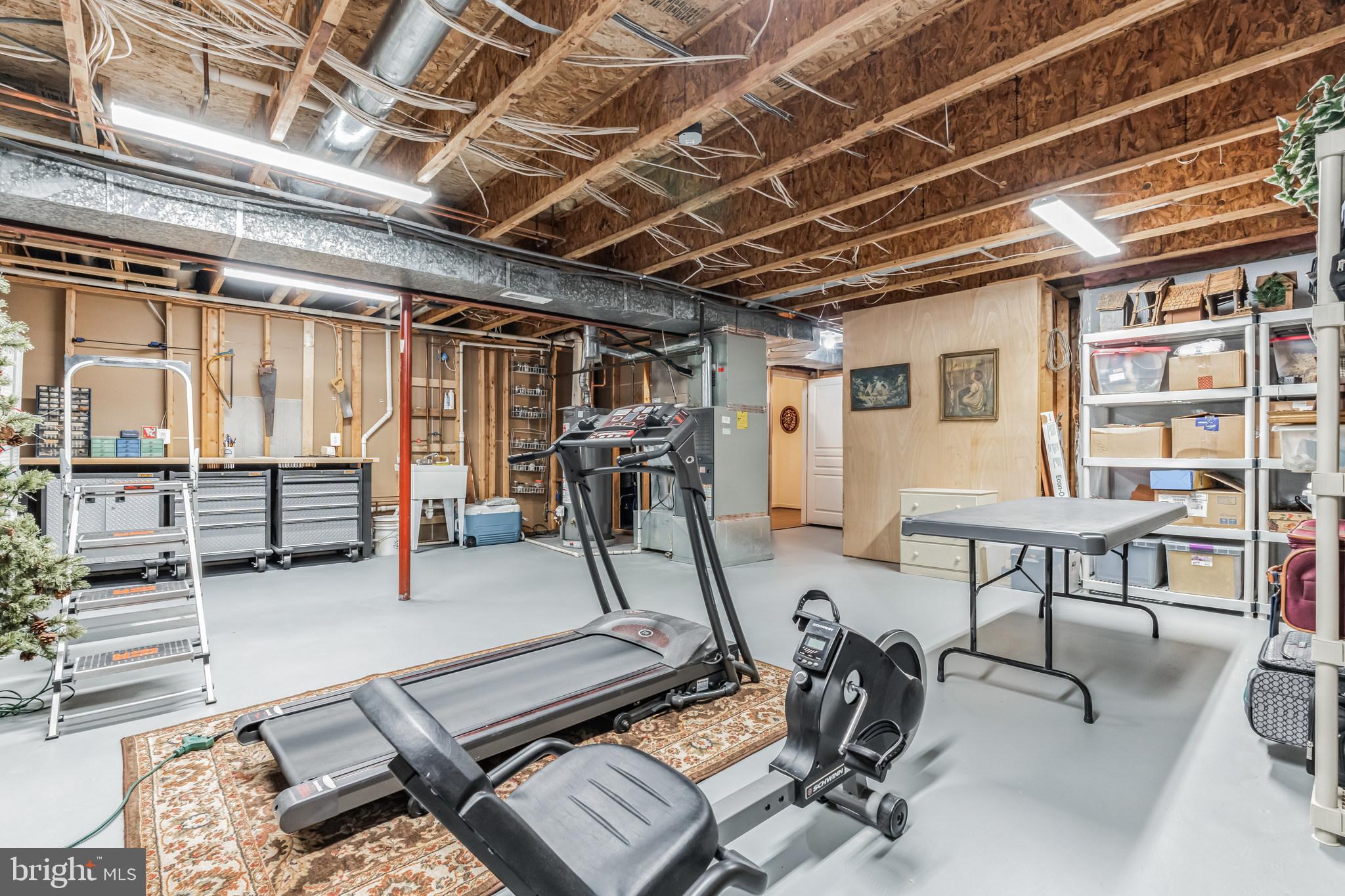 20892 Waterbeach Place Sterling, VA 20165 - Photo 31 of 40 strage room