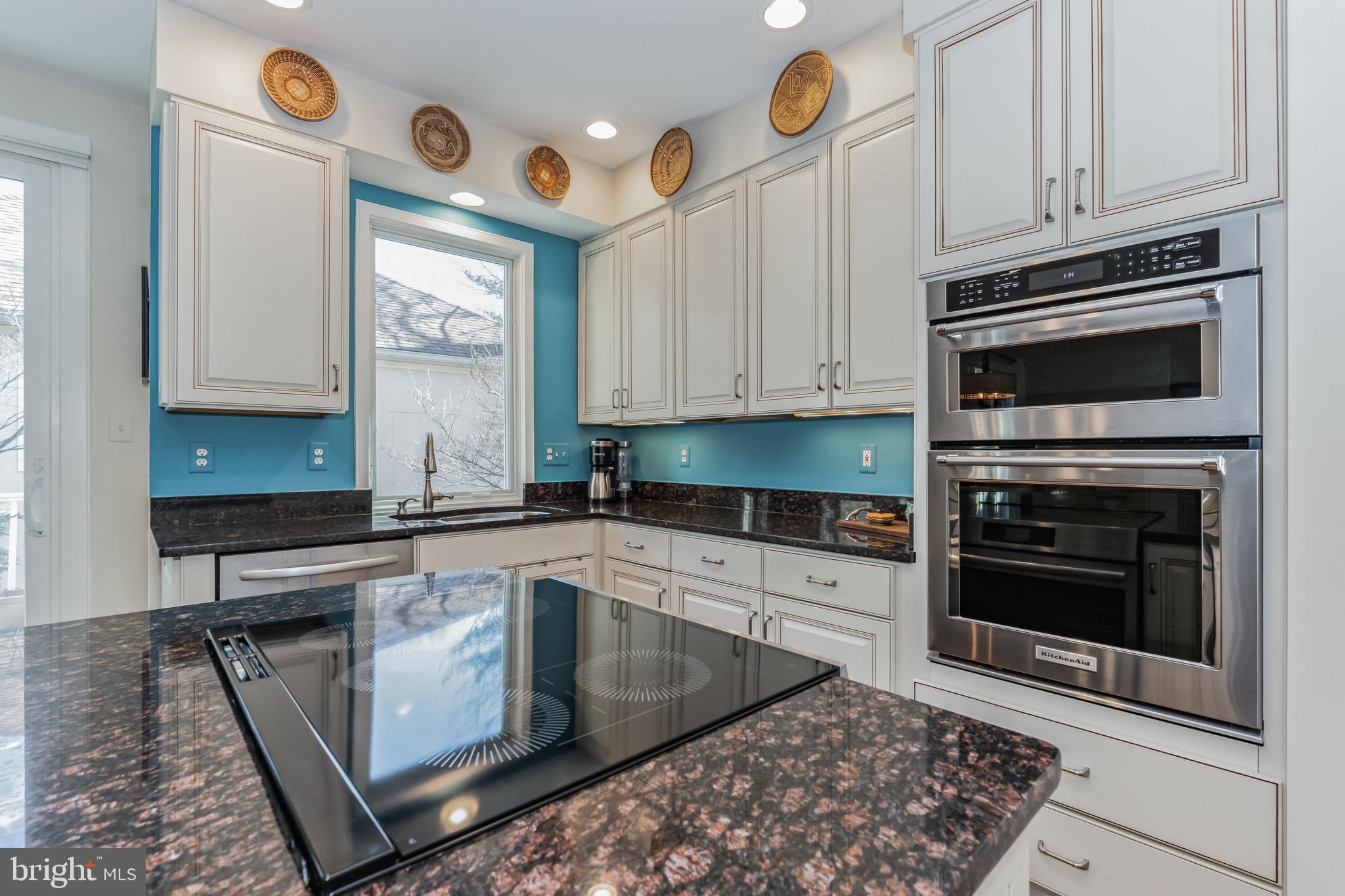 20892 Waterbeach Place Sterling, VA 20165 - Photo 6 of 40