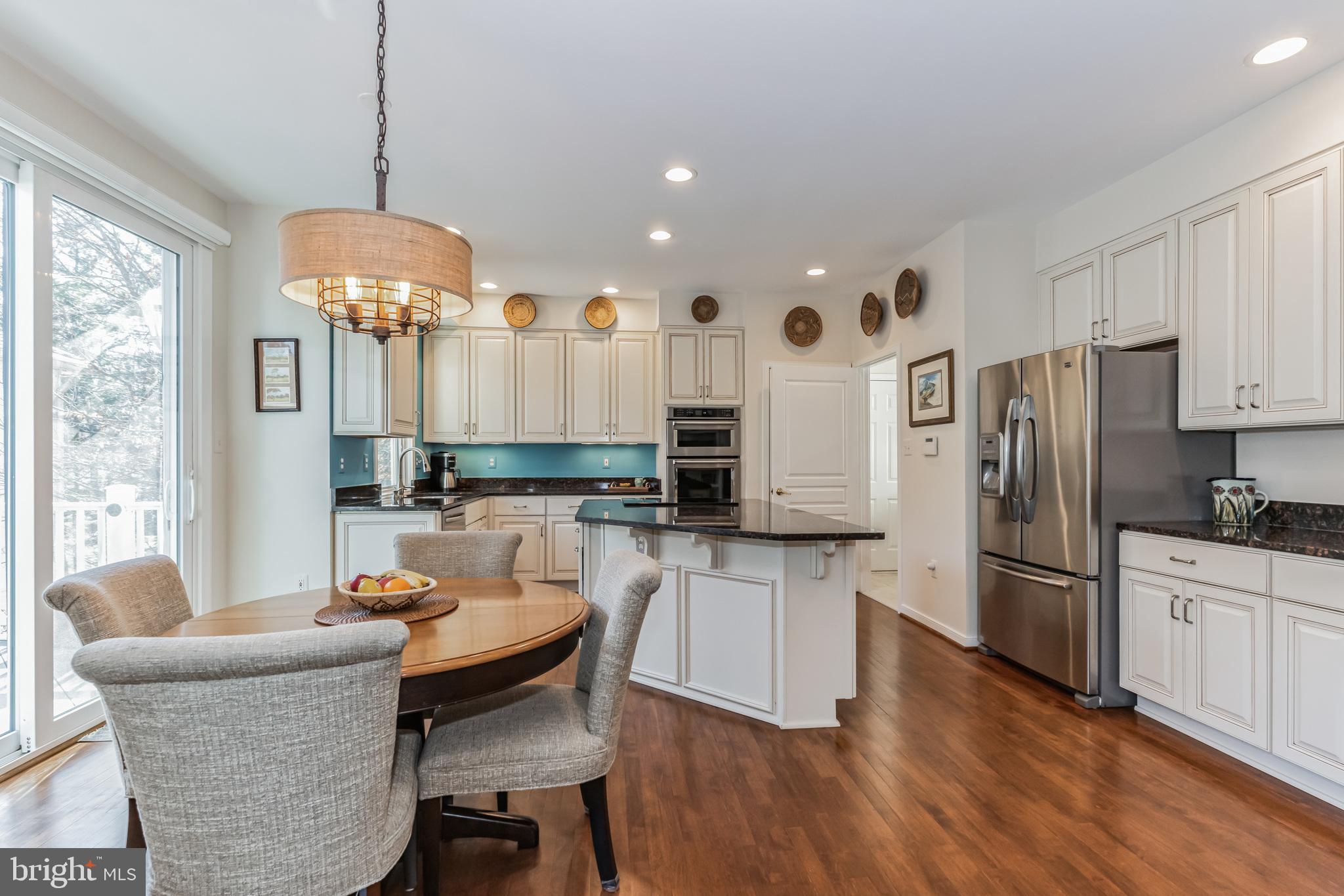 20892 Waterbeach Place Sterling, VA 20165 - Photo 7 of 40