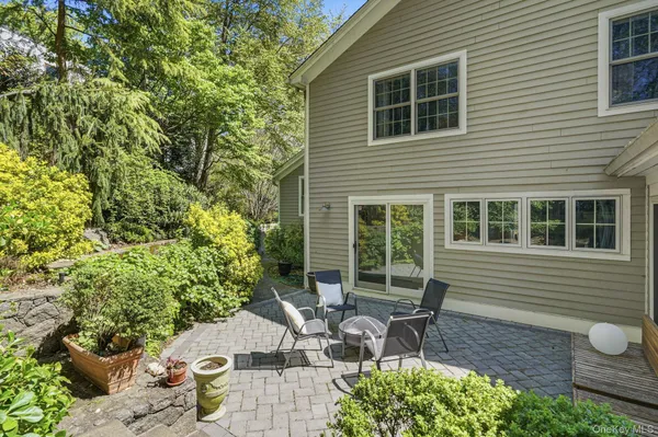$9,500 | 60 Hillside Lane, New Rochelle, NY 10804