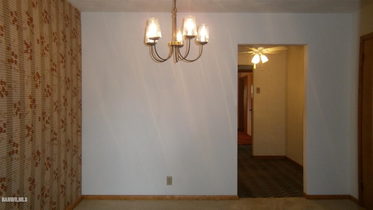 314 South Ridge Street Shannon, IL 61078 - Photo 3 of 15 a view of a mirror