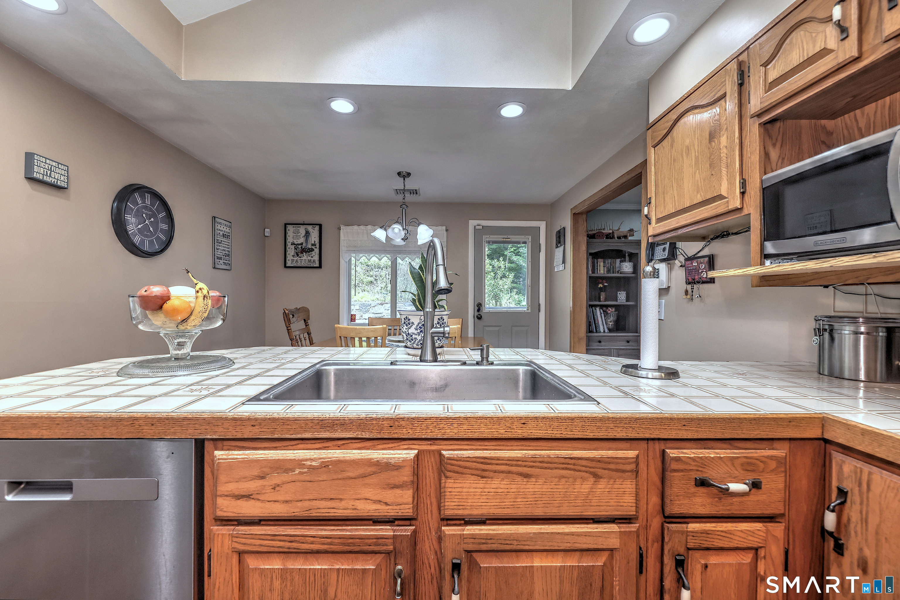 315 Buddington Road Shelton, CT 06484 - Photo 17 of 31 Gallery Image 17
