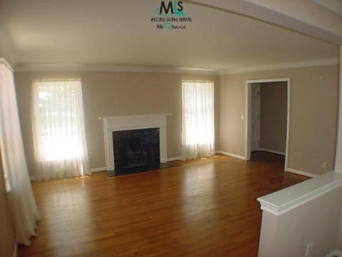 640 Roslyn Road Grosse Pointe, MI 48236 - Photo 2 of 6 757309-1.JPG
