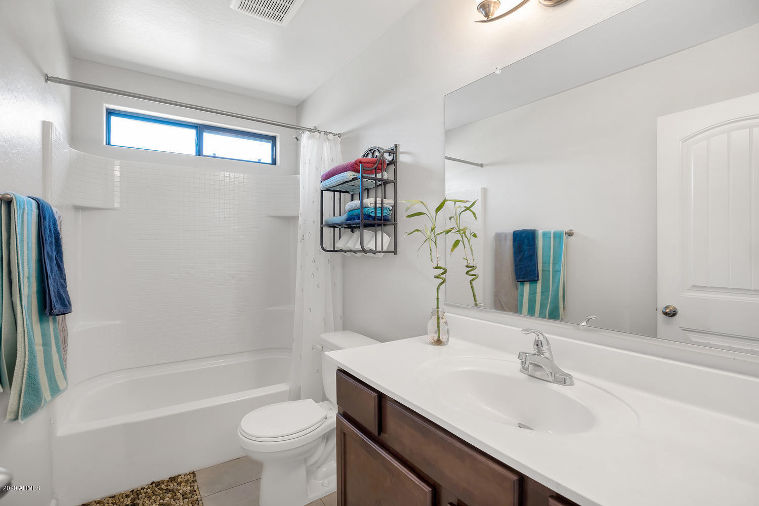 14508 South Tuthill Road Buckeye, AZ 85326 - Photo 12 of 18 Guest Bath