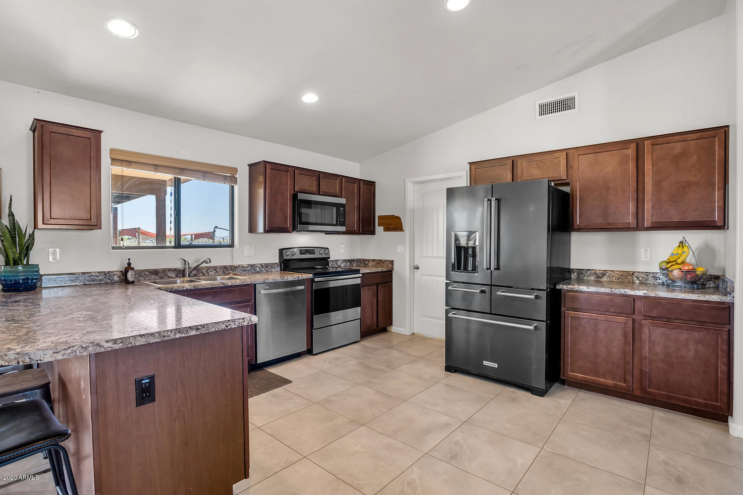 14508 South Tuthill Road Buckeye, AZ 85326 - Photo 5 of 18 Gorgeous Kitchen