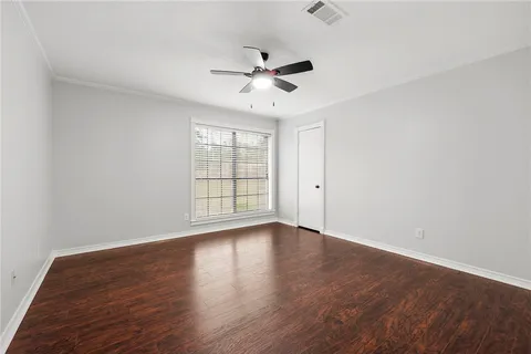 $695,000 | 10636 North Dowling Road, College Station, TX 77845