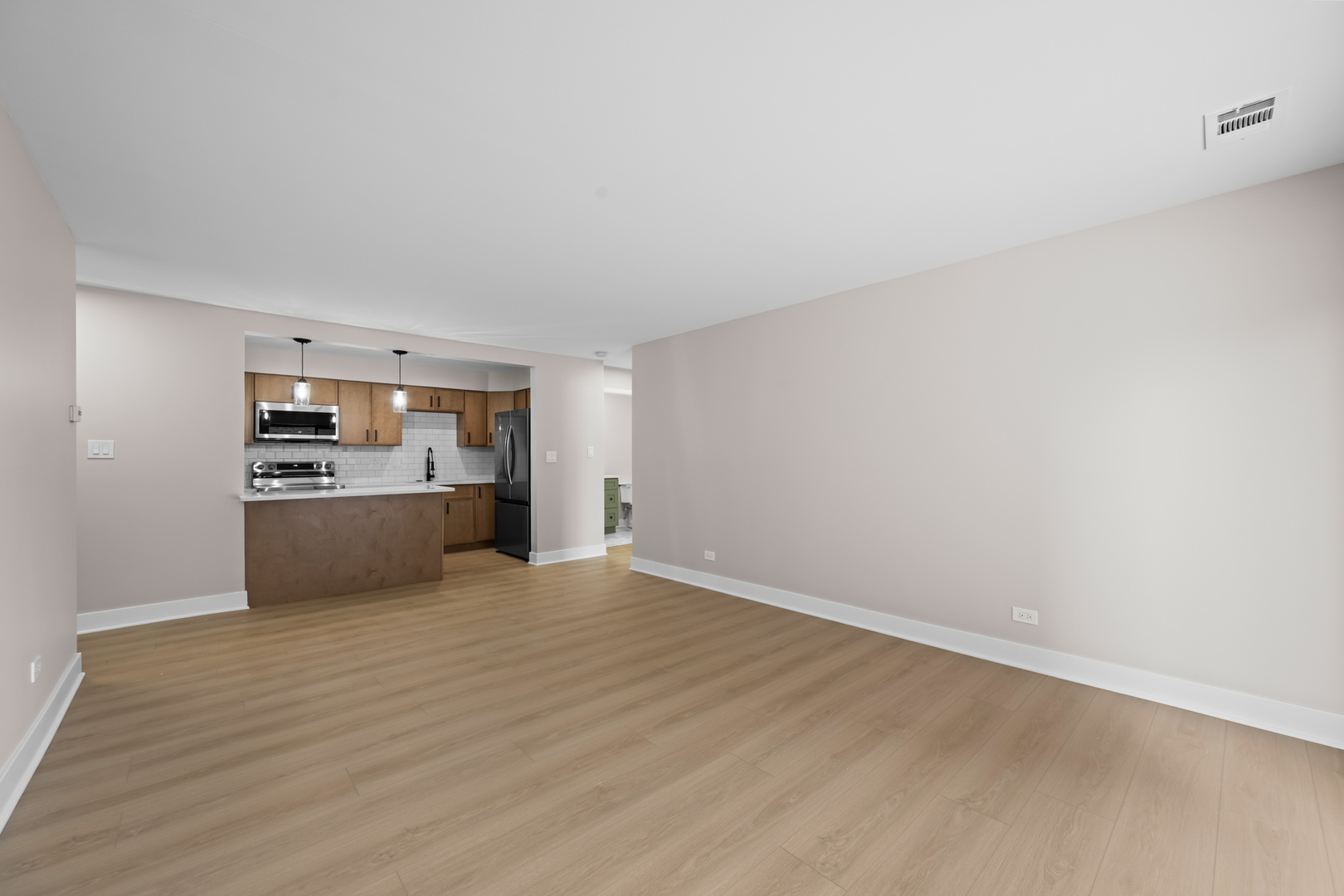 705 West Central Road, Unit A8 Mount Prospect, IL 60056 - Photo 3 of 16