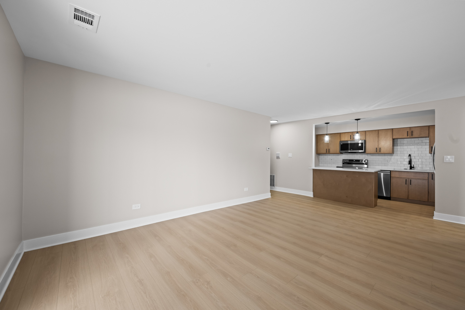 705 West Central Road, Unit A8 Mount Prospect, IL 60056 - Photo 4 of 16