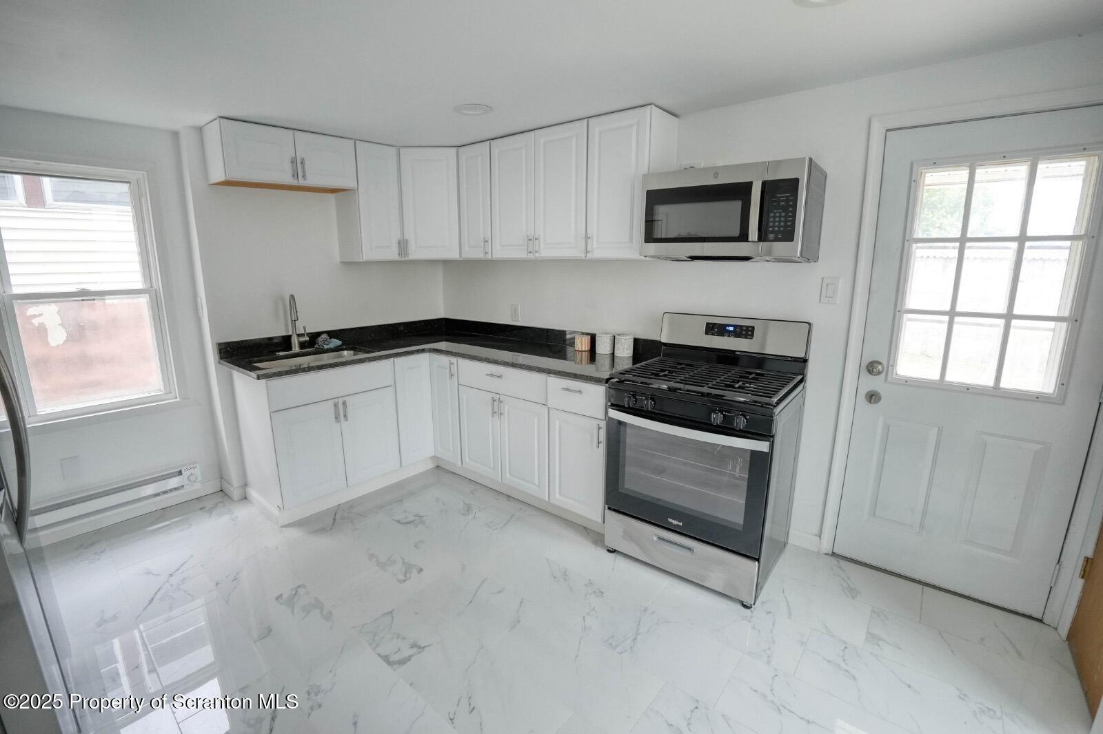 1012 Clearview Street Scranton, PA 18508 - Photo 7 of 25 1012 Clearview 7