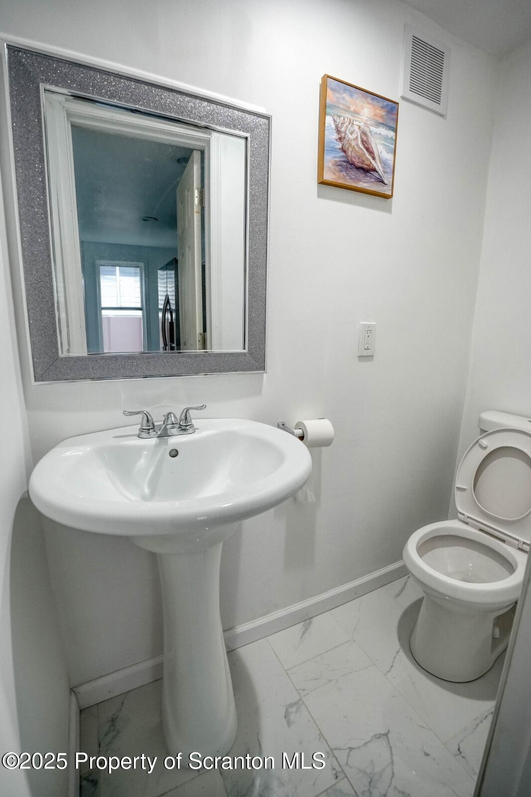 1012 Clearview Street Scranton, PA 18508 - Photo 9 of 25 1012 Clearview 9