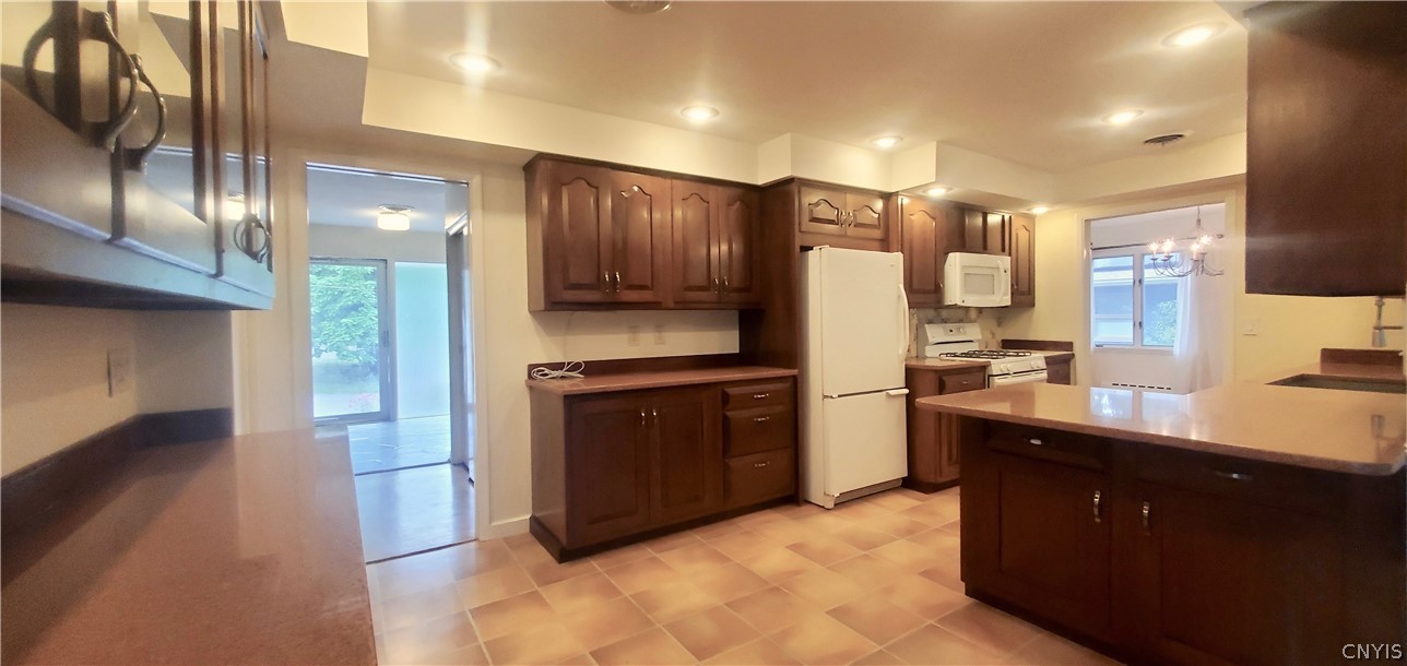 106 Windham Drive Syracuse, NY 13224 - Photo 8 of 30