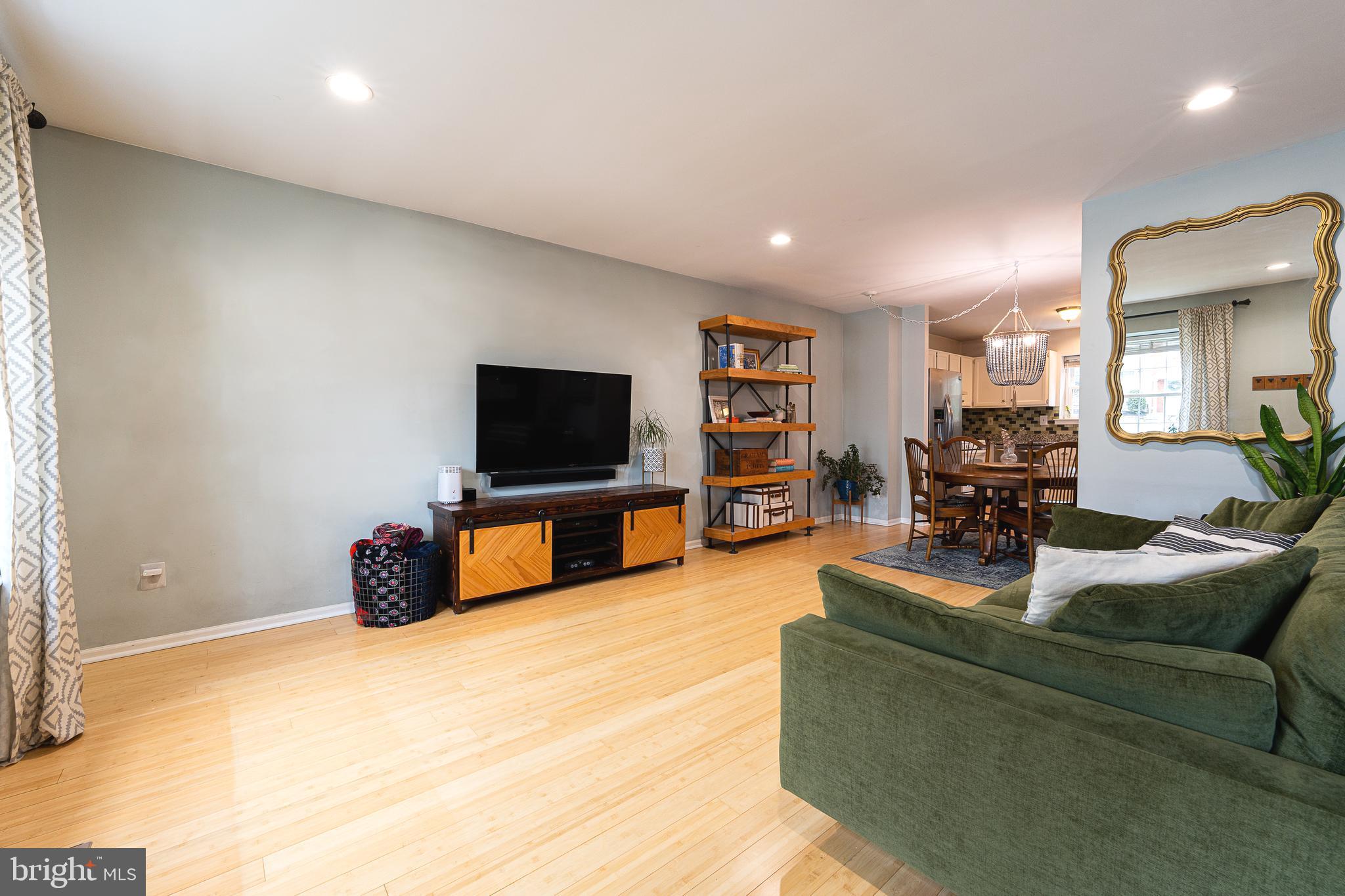 912 Craftsman Road Norristown, PA 19403 - Photo 4 of 29 Gallery Image 4