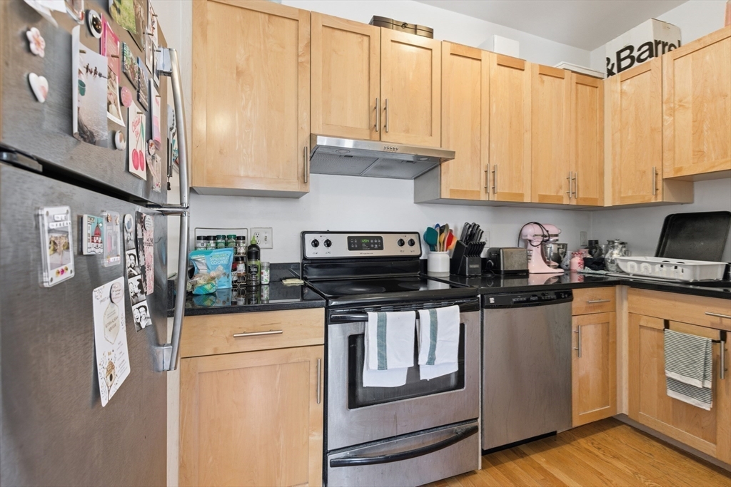 18 Centre Street, Unit 304 Cambridge, MA 02139 - Photo 9 of 17
