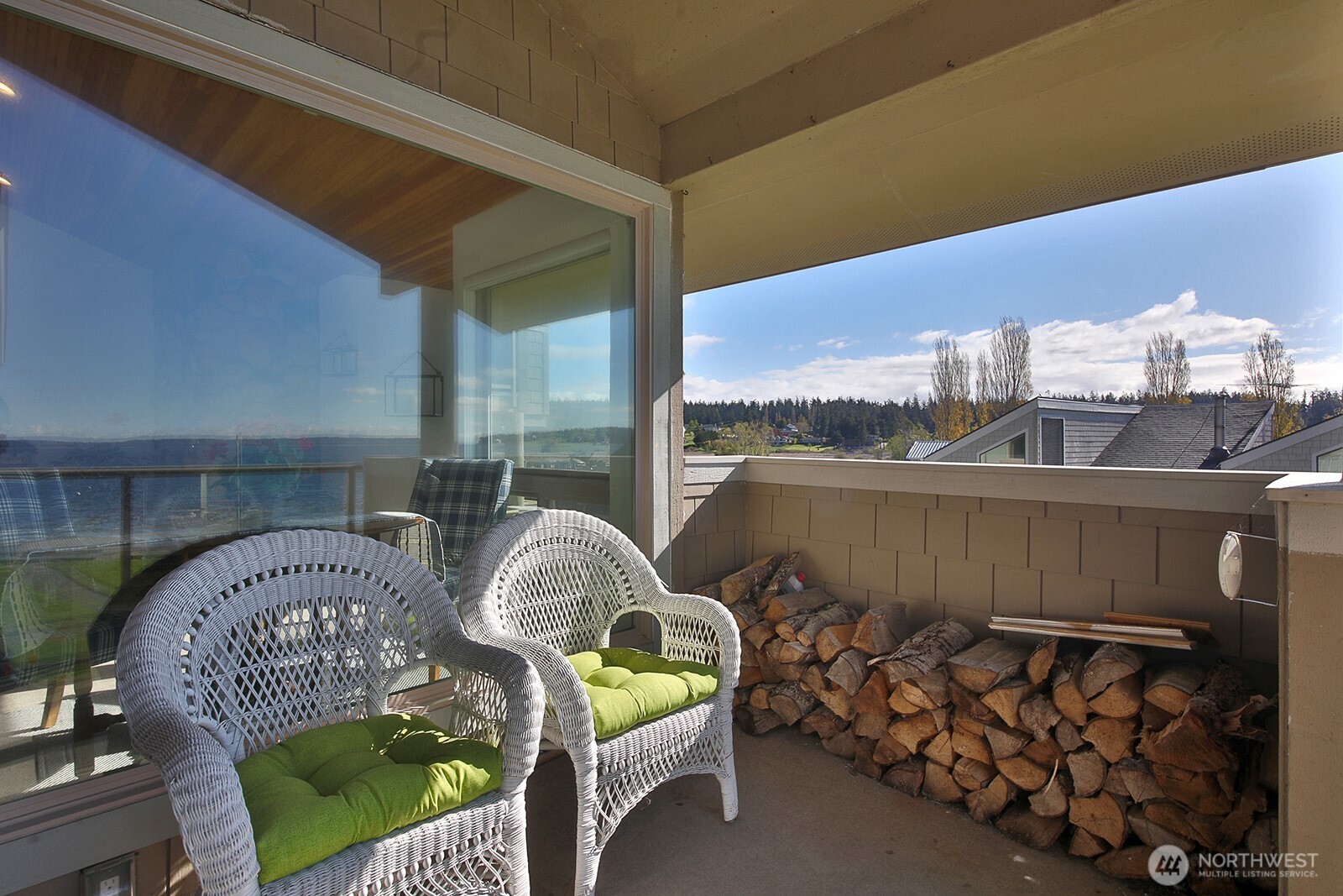 816 Old Beach Road, Unit 203 Freeland, WA 98249 - Photo 12 of 32