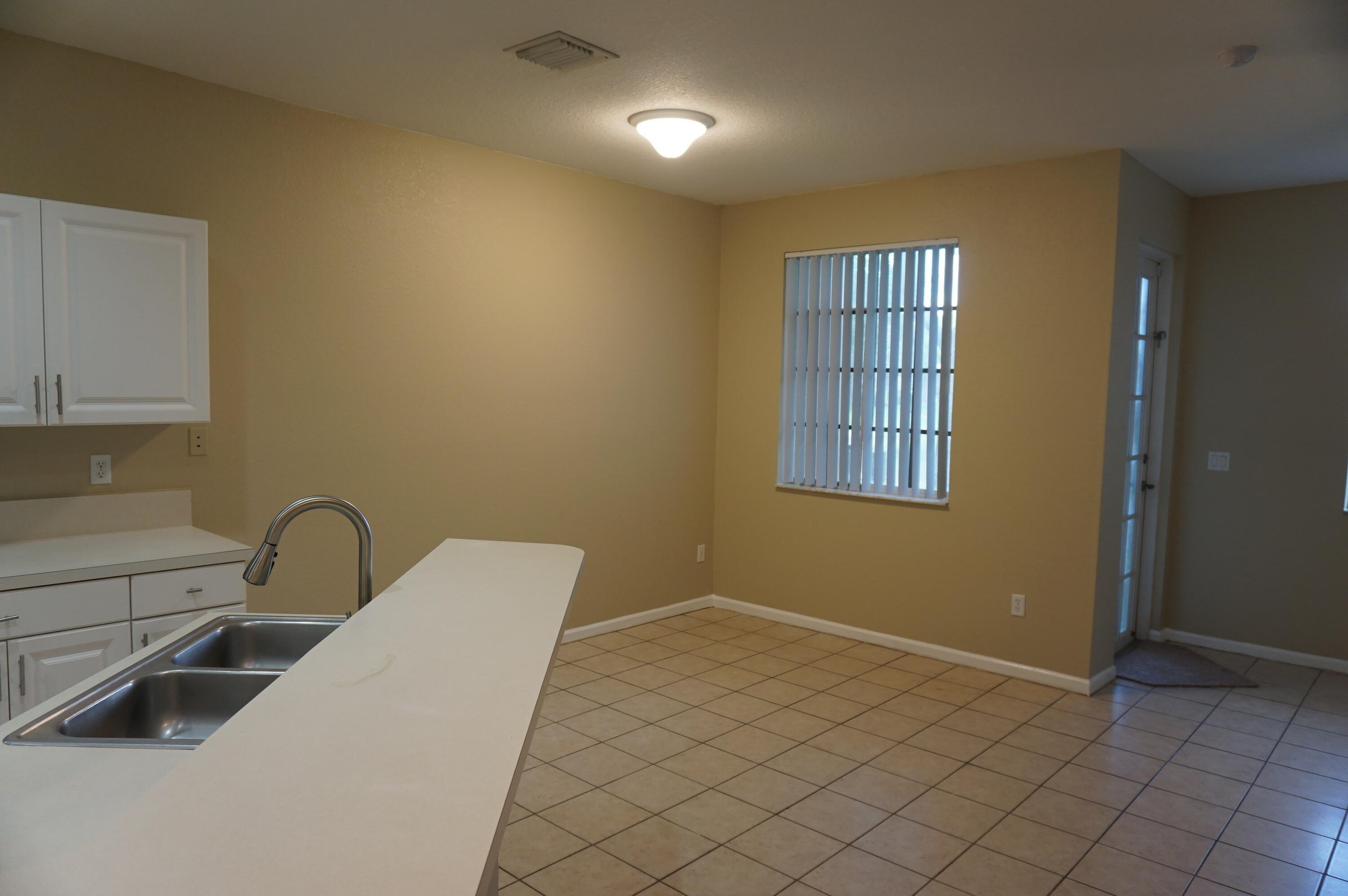 2022 Freeport Drive Riviera Beach, FL 33404 - Photo 6 of 18 DSC06582