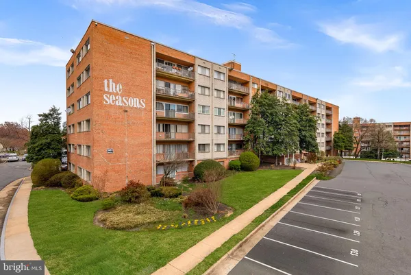 $250,000 | 5851 Quantrell Avenue, Unit 109, Alexandria, VA 22312