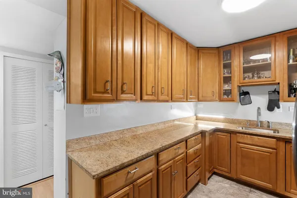 $250,000 | 5851 Quantrell Avenue, Unit 109, Alexandria, VA 22312
